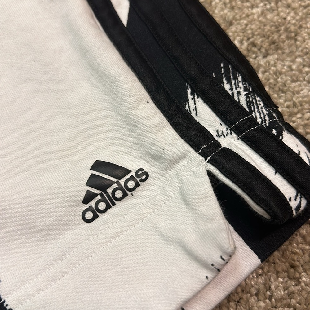 Adidas sweat shorts - Picture 3 of 5